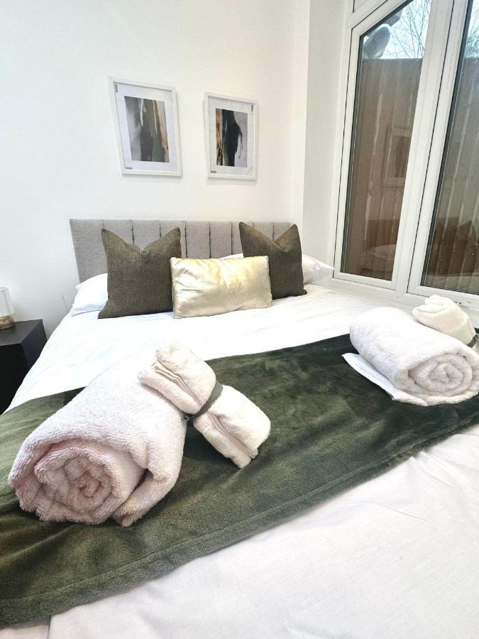 London Charm - Stylish Room In Spacious Home Ngoại thất bức ảnh