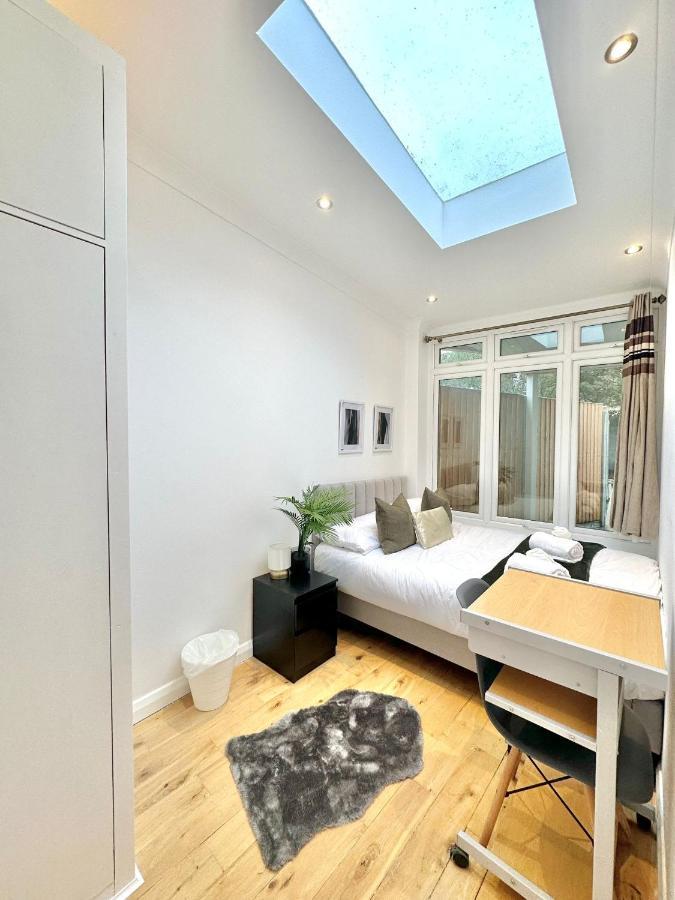 London Charm - Stylish Room In Spacious Home Ngoại thất bức ảnh