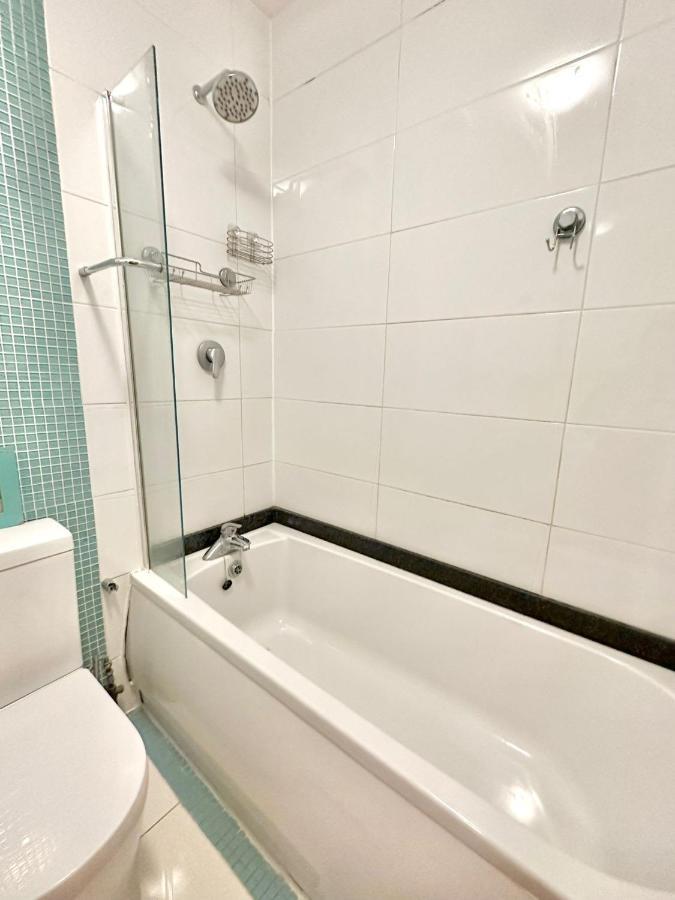 London Charm - Stylish Room In Spacious Home Ngoại thất bức ảnh